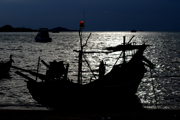 サムイ島　ビックブッタビーチの漁船